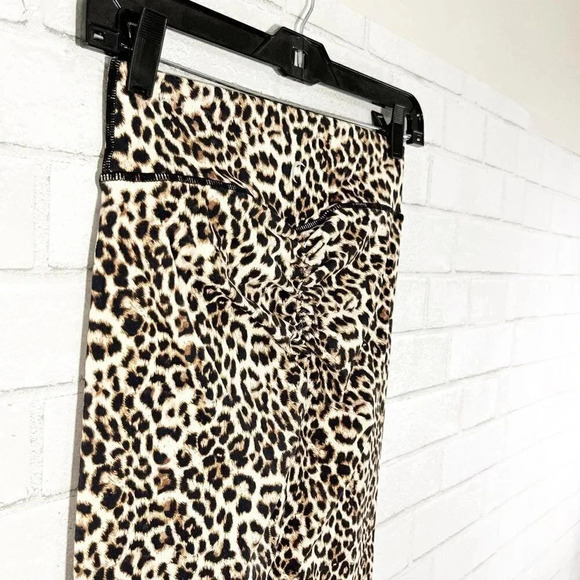 Zyia Active Leopard Print Ruched Butt Cropped Leggings Women's Size 6/8 - Picture 6 of 7